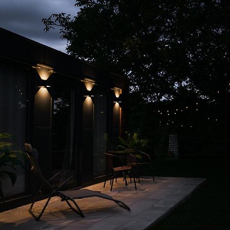 KobylíTiny House Mezi Sklepyアパートメント エクステリア 写真