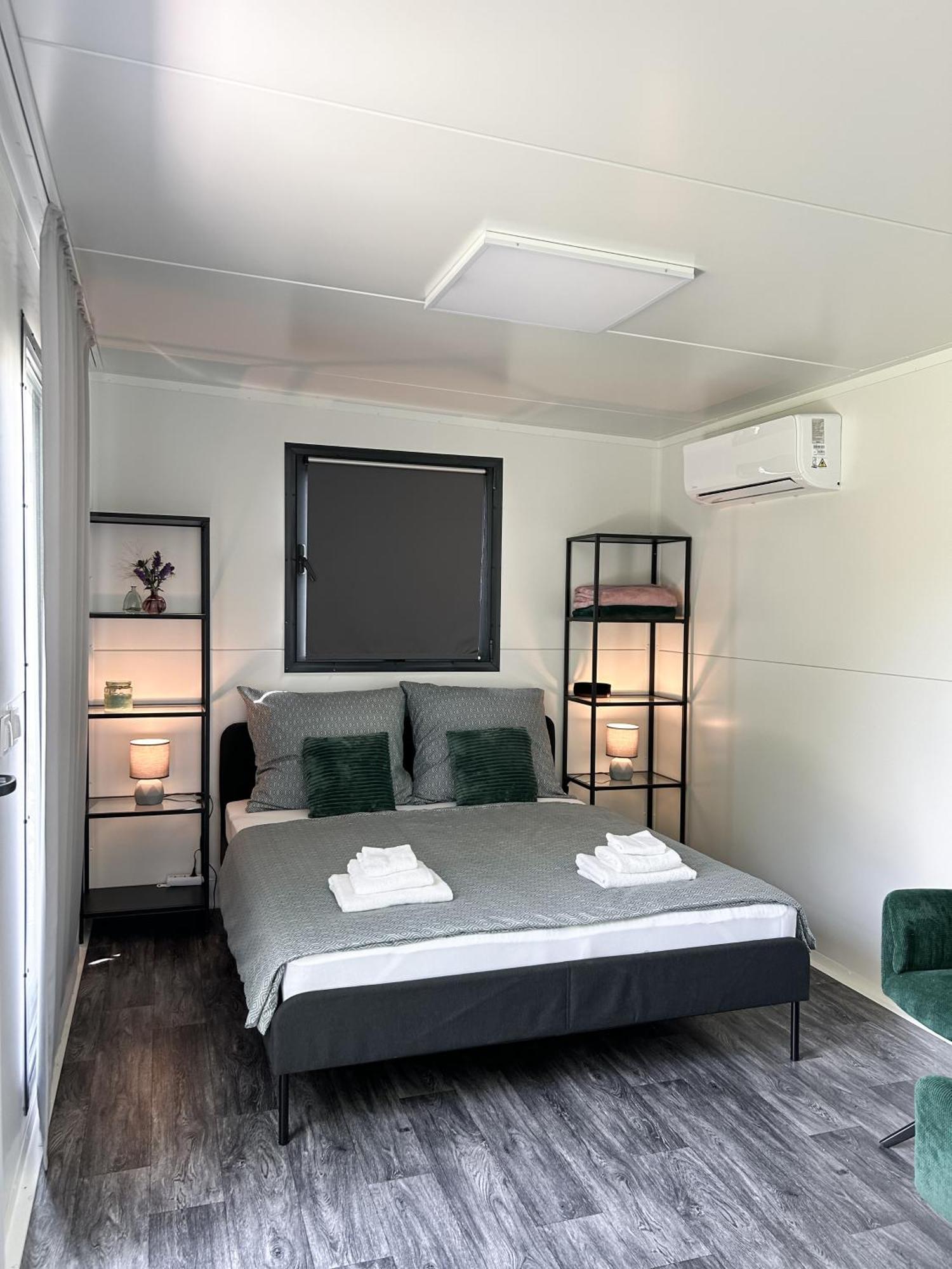 KobylíTiny House Mezi Sklepyアパートメント エクステリア 写真
