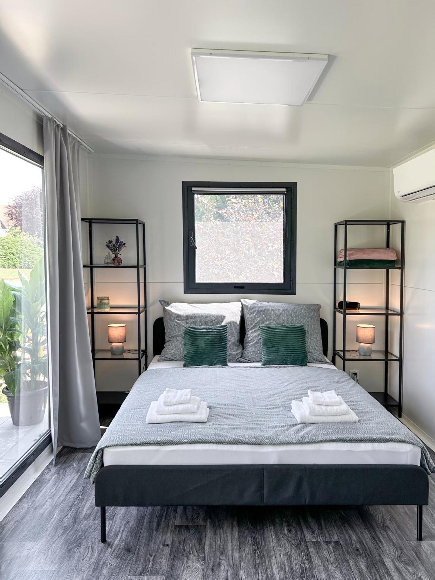 KobylíTiny House Mezi Sklepyアパートメント エクステリア 写真